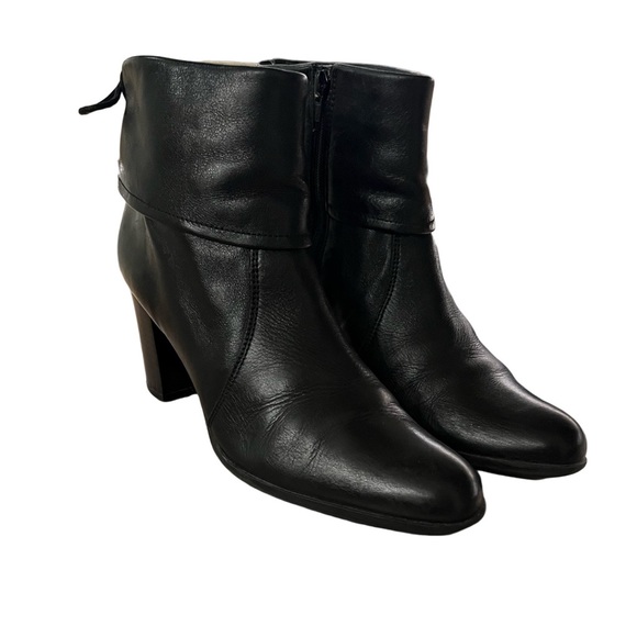 Women’s Stacked Heel Booties - Picture 2 of 7